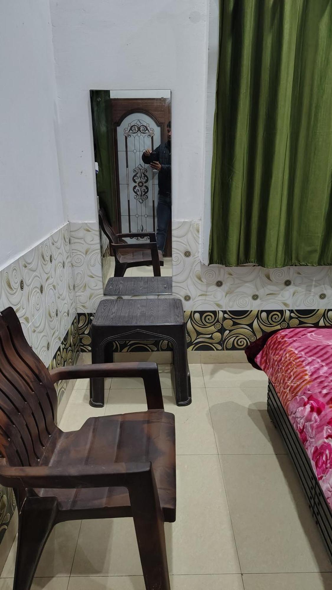 Shri Haridas Kripa Dham Ashram Vrindāvan Стая снимка
